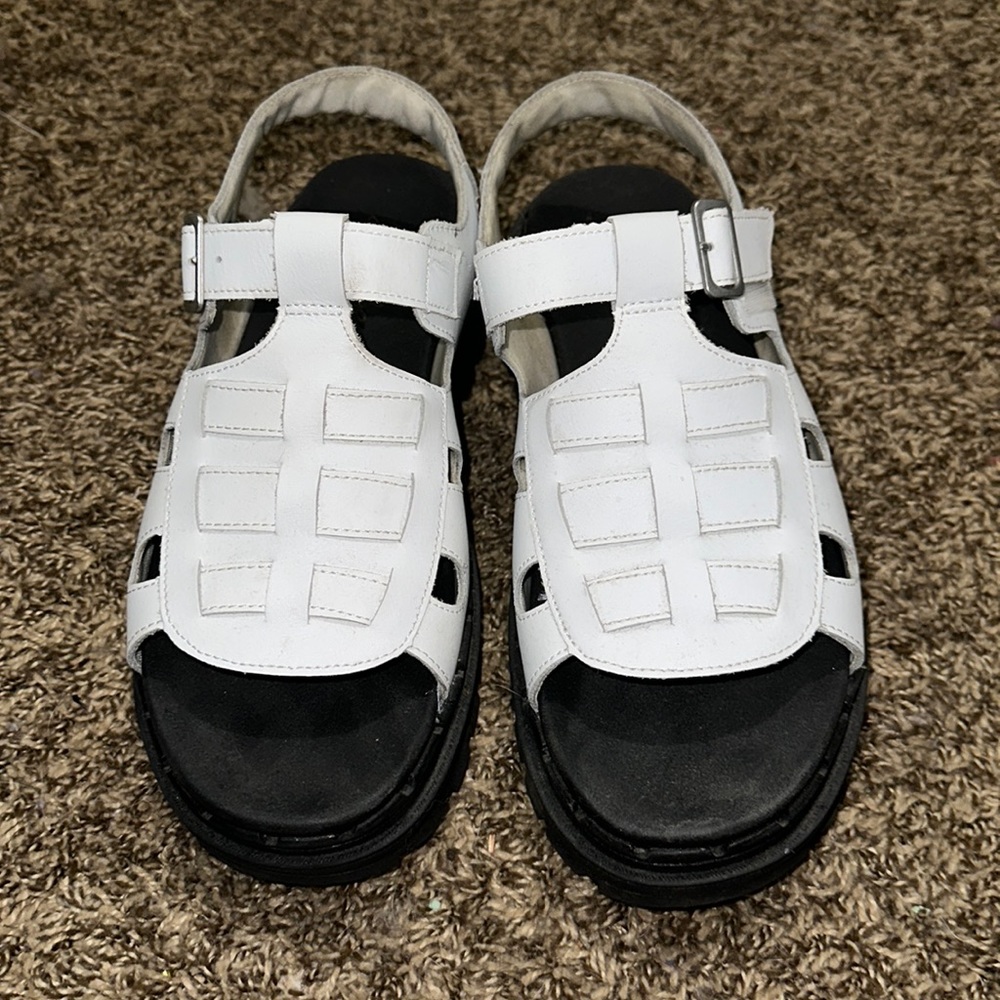 Sketchers luxe foam fisherman style sandals